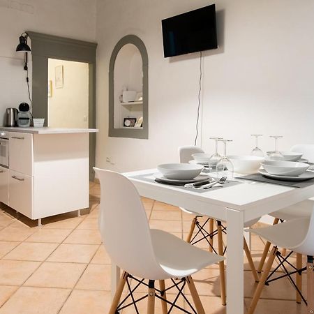 2 Rooms Next To A Market And Piazza Santa Croce - Homeunity Florença Exterior foto