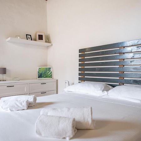 2 Rooms Next To A Market And Piazza Santa Croce - Homeunity Florença Exterior foto