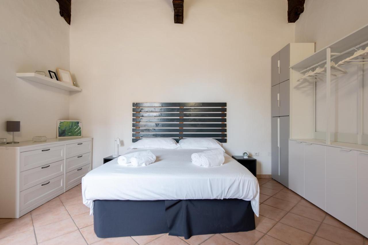 2 Rooms Next To A Market And Piazza Santa Croce - Homeunity Florença Exterior foto