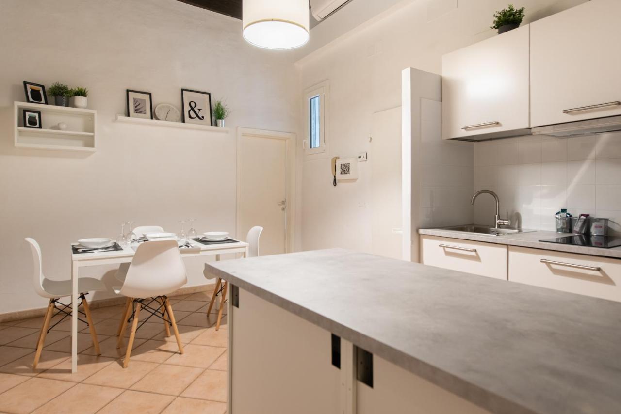 2 Rooms Next To A Market And Piazza Santa Croce - Homeunity Florença Exterior foto