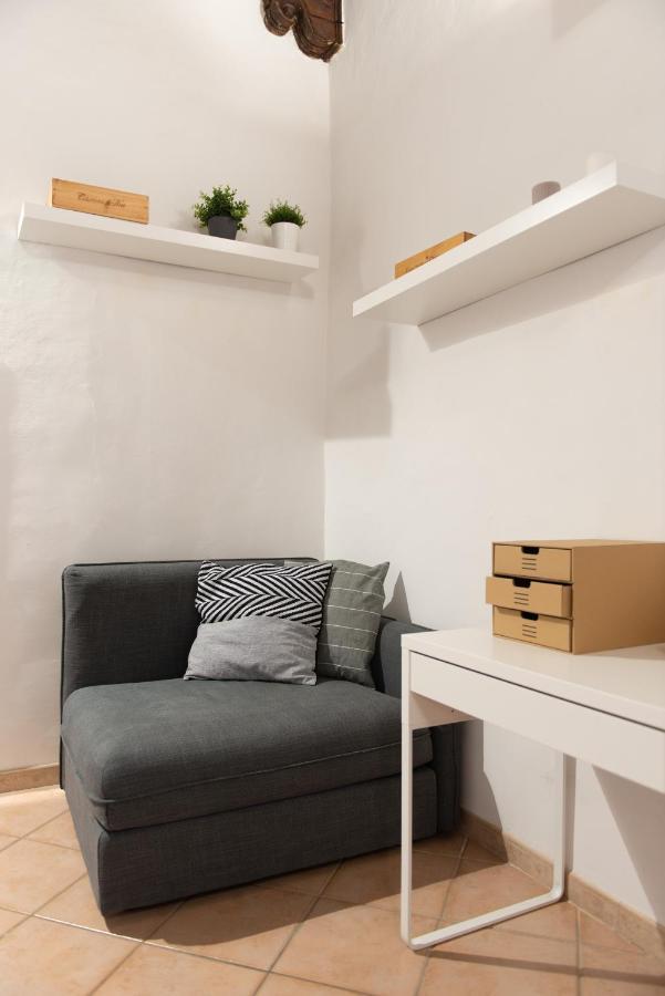 2 Rooms Next To A Market And Piazza Santa Croce - Homeunity Florença Exterior foto