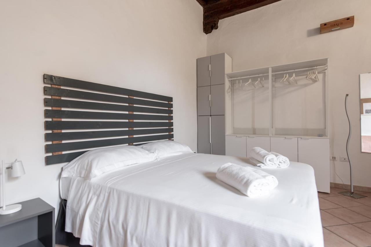 2 Rooms Next To A Market And Piazza Santa Croce - Homeunity Florença Exterior foto